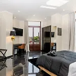 Nova 4*