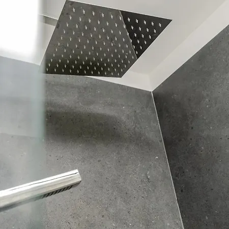 Nova לינה וארוחת בוקר 4*