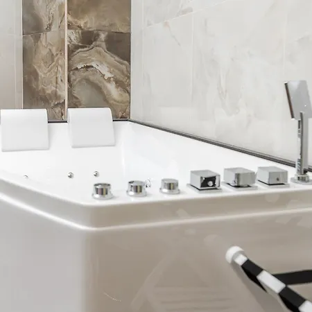 Oda ve Kahvaltı Nova 4*